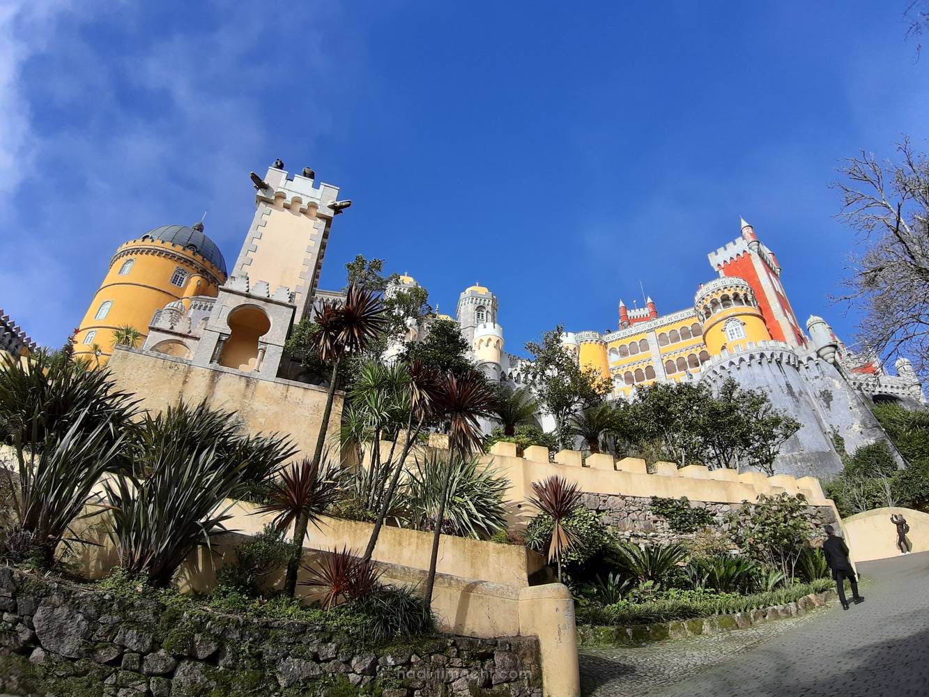 20181221T115624--Lisbon - Palace of Pena__sky_monument